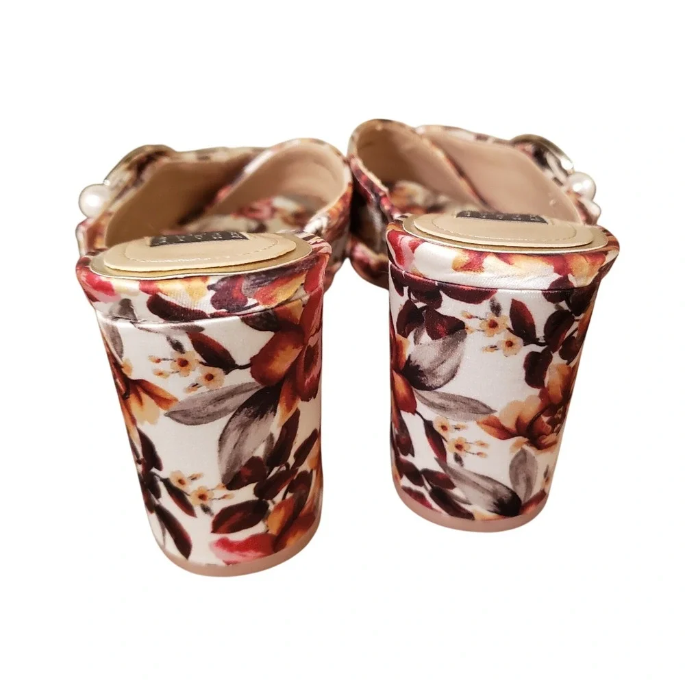 White‎ House Black Market Floral Spring Summer Pumps Heels Size 8